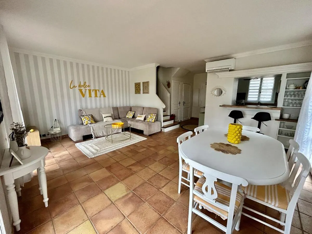 Holiday home Les Restanques 10 Chenes 3 Chambres Grimaud
