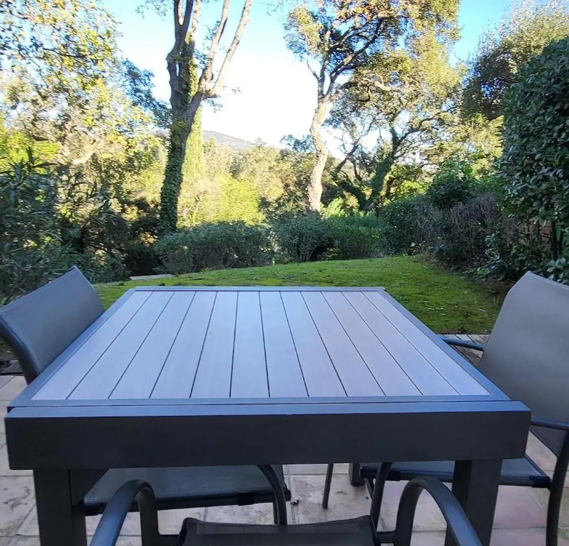 Les Restanques 10 Chenes 3 Chambres Grimaud France