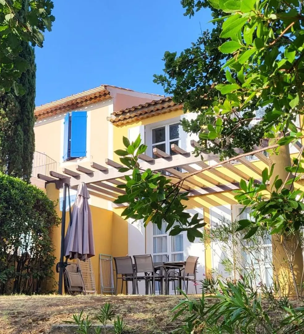 Les Restanques 10 Chenes 3 Chambres Grimaud